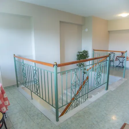 Filippion 2* Μαντζαβινάτα